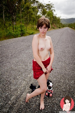 Nasty roller skater takes off her equipm - Picture 5