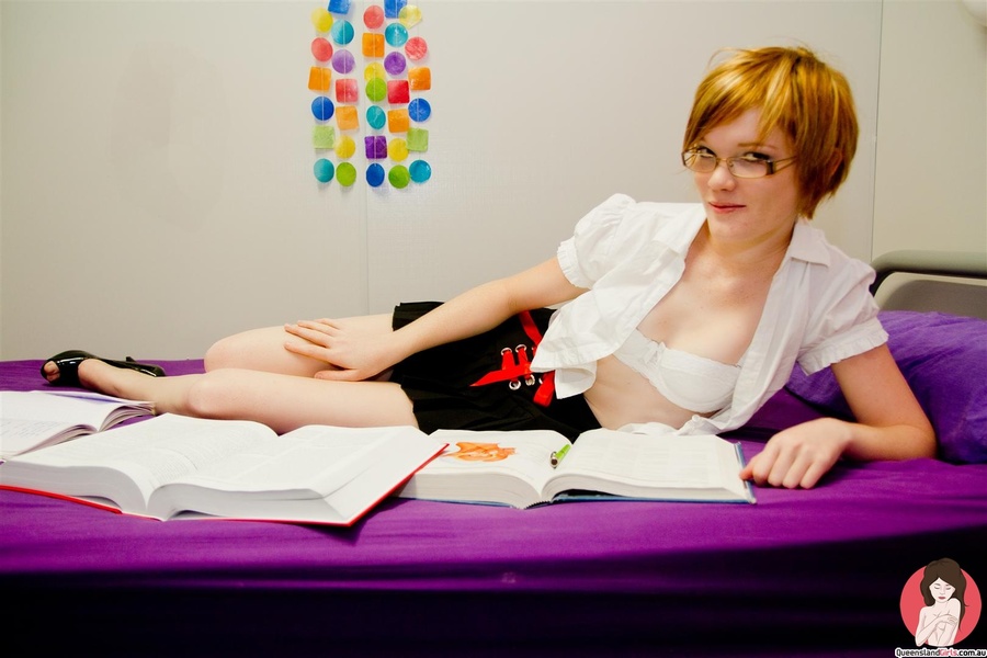 Sexy student with red hair prefers preparin - XXX Dessert - Picture 3