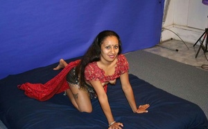 Indian Girl Bends Over - Picture 3