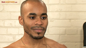 Black bald runner takes off his T-shirt and shorts and demonstrates his chocolate eye - XXXonXXX - Pic 9