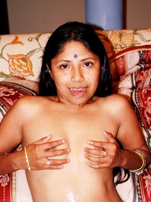 Sex starving indian nymph undressing and doesn't mind group sex with five strangers. - Picture 14