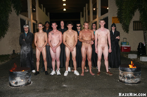 Newcomers get initiated into gay college community - Picture 1