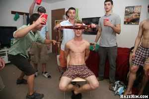Cool gay birthday party in the college hostel - Picture 5