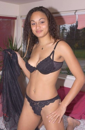 Curly Indian Babe In Lingerie Flashing H - Picture 3