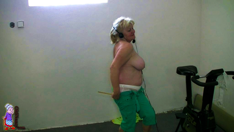 Sure that music can do good to your mature porn?. - XXXonXXX - Pic 10