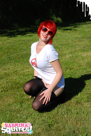Red chick Sabrina posing on cam before d - Picture 4
