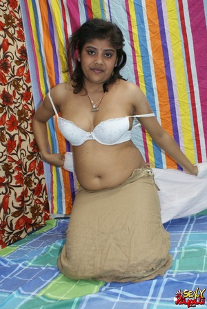 Chubby Indian chick gets absolutely naked to show off her delights - Picture 5