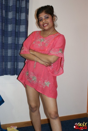 Wild Indian chick in pink dress takes it off to stay nude on cam - XXXonXXX - Pic 5