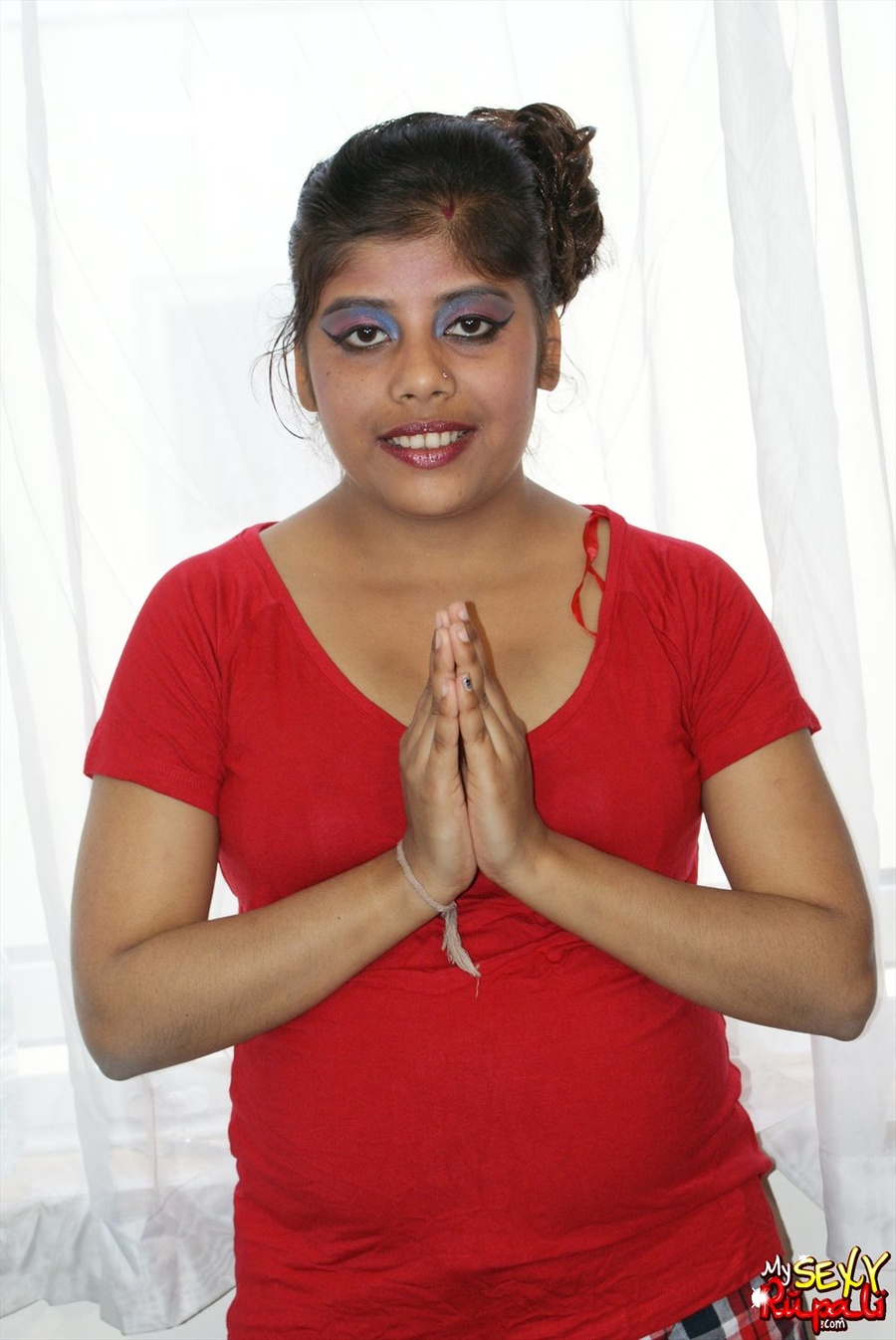 Dirty Indian chick in res T-shirt gets naked and shows off her shaved pussy - XXXonXXX - Pic 2