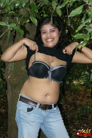 Shameless Indian teen in jeans shows off her big tits outdoors - XXXonXXX - Pic 9