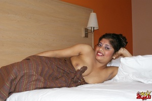 Fat Indian chick in brown cover gets nude and exposes her booty - Picture 5