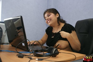 Nasty Indian chick sitting in front of the laptop demonstrating her naked boobs on the Internet - Picture 3