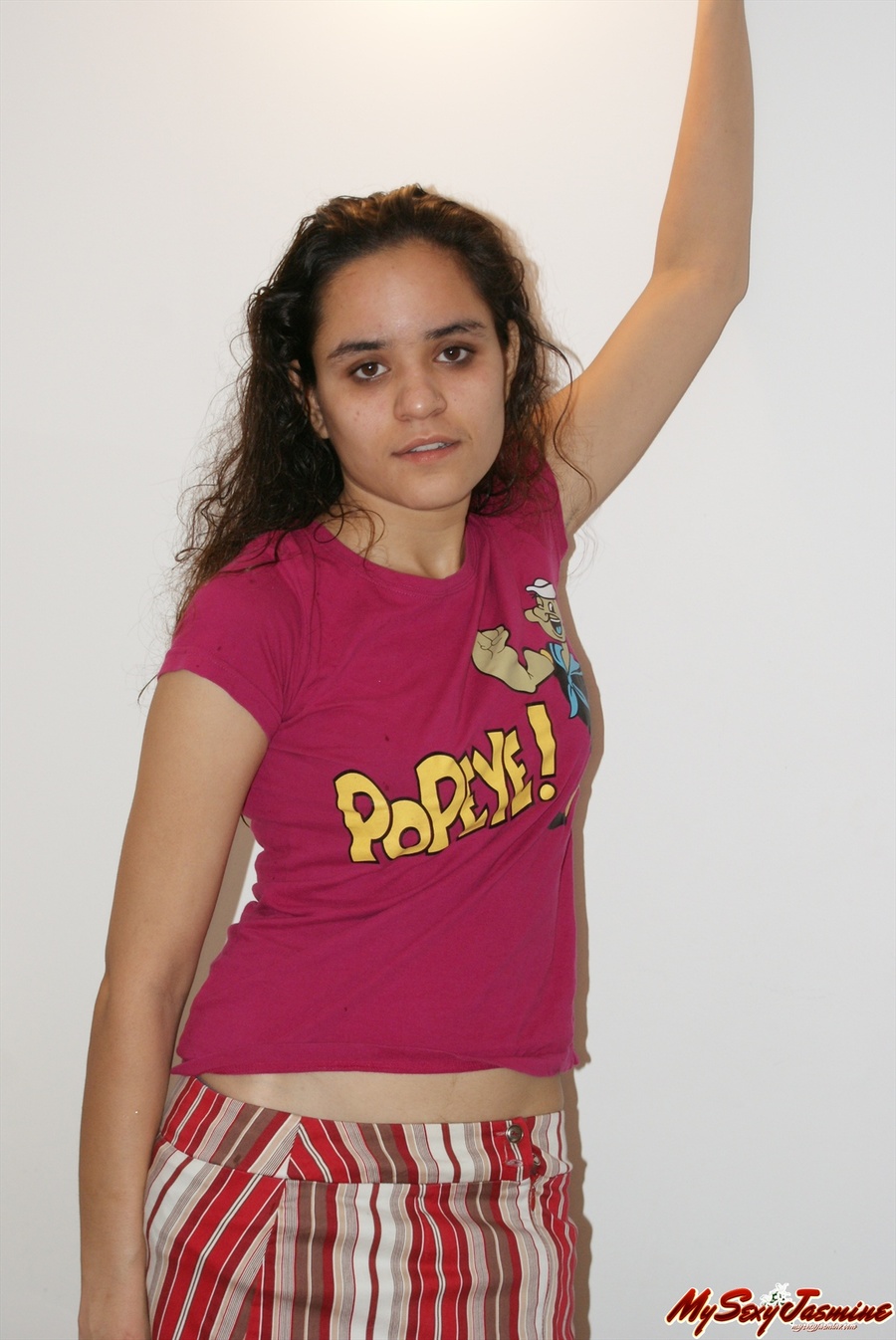 Cool Indian teen in pink T-shirt is ready to get naked to demonstrate her fresh body - XXXonXXX - Pic 2