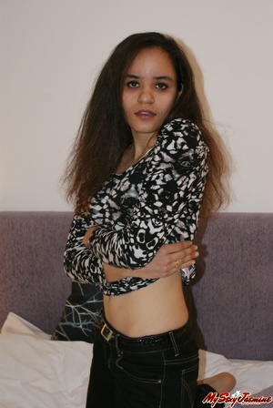 Long-haired Indian teen taking off her lovely black bra to get topless - XXXonXXX - Pic 2