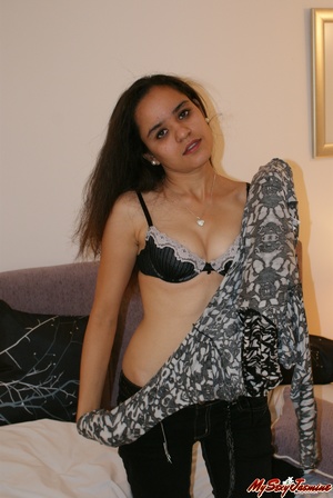 Long-haired Indian teen taking off her lovely black bra to get topless - XXXonXXX - Pic 4