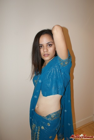 Naughty Indian teen Jasmine in blue sari gets topless to show you her fresh tits - Picture 3