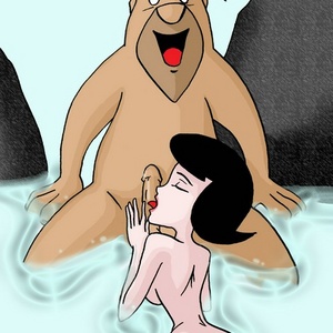 Dark haired cartoon babe Betty Rubble get doublepenetrated by her husb..