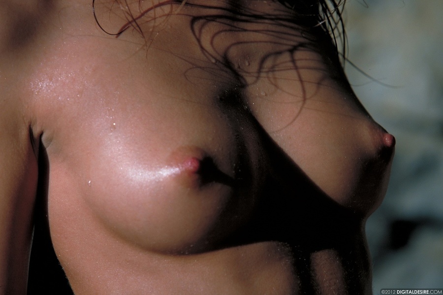 Lovely blonde chick in blue bikini exposes  - XXX Dessert - Picture 4