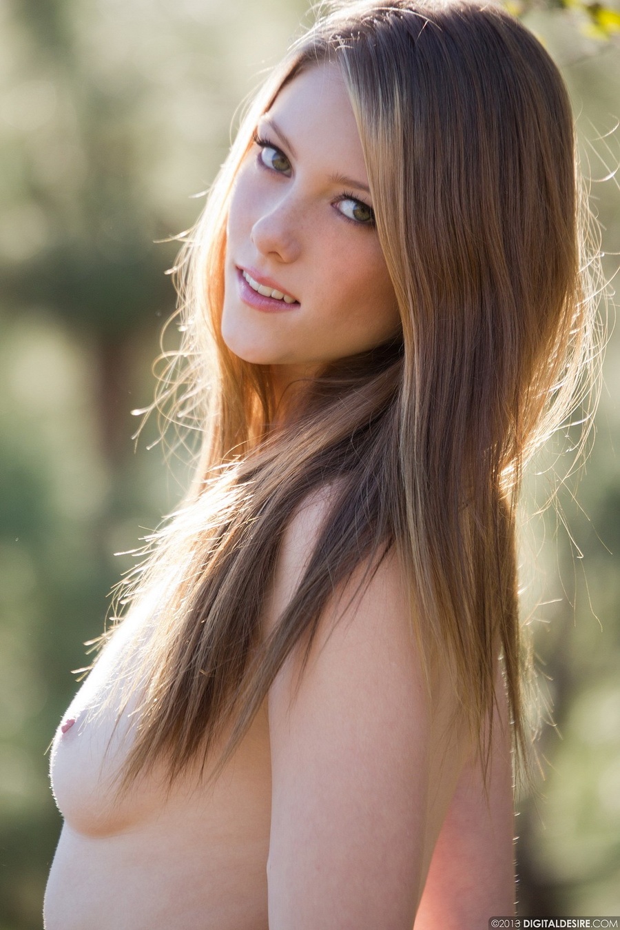 Lovely girl posing outdoors in hiking boots - XXX Dessert - Picture 24