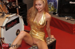 Very hot blonde bitch in a gold dress pl - XXX Dessert - Picture 2