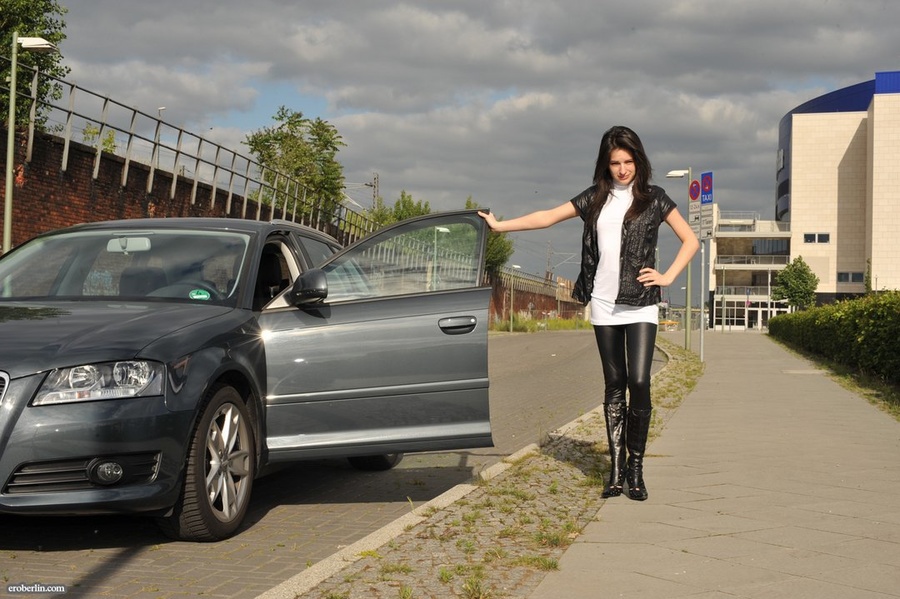 Dirty brunette chick in leggings takes it o - XXX Dessert - Picture 1