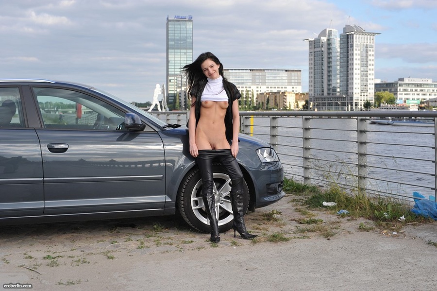 Dirty brunette chick in leggings takes it o - XXX Dessert - Picture 9