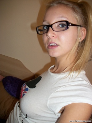 Blonde teen in a white T-shirt and strip - Picture 6