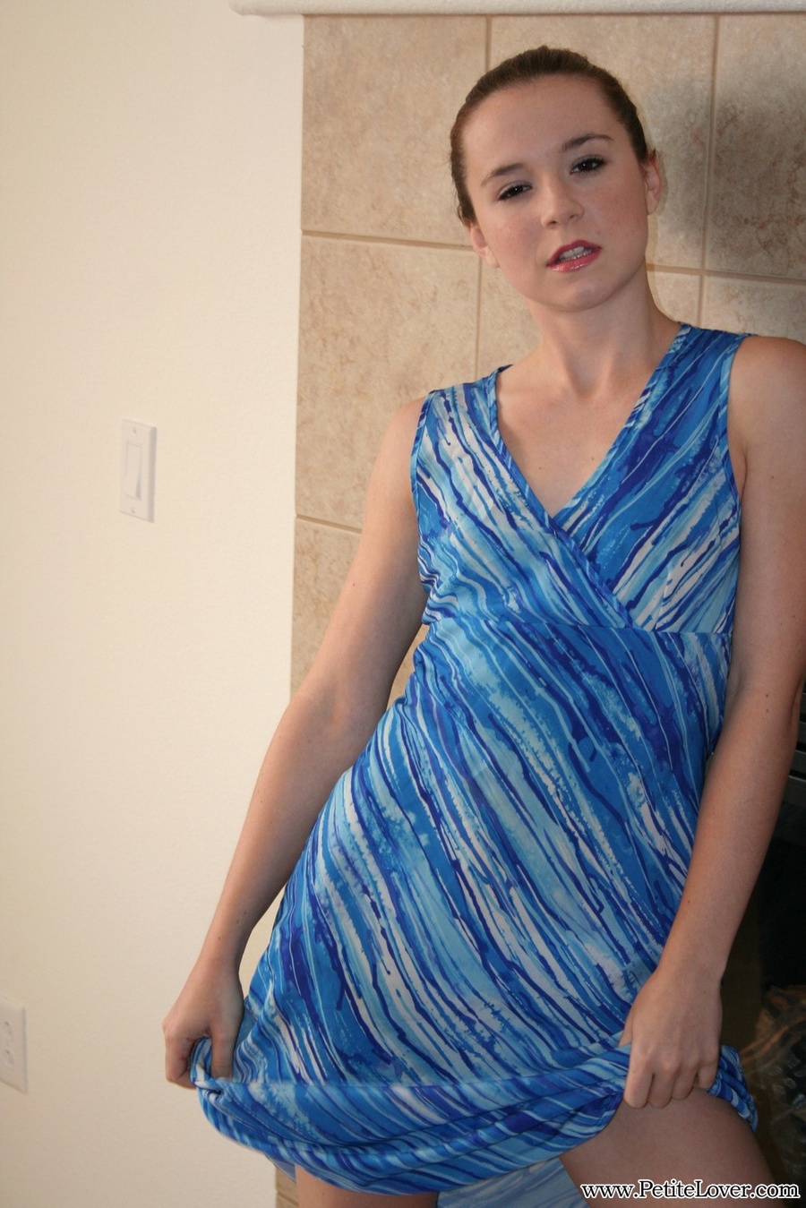 Red teen with hairy tat takes off her blue  - XXX Dessert - Picture 2