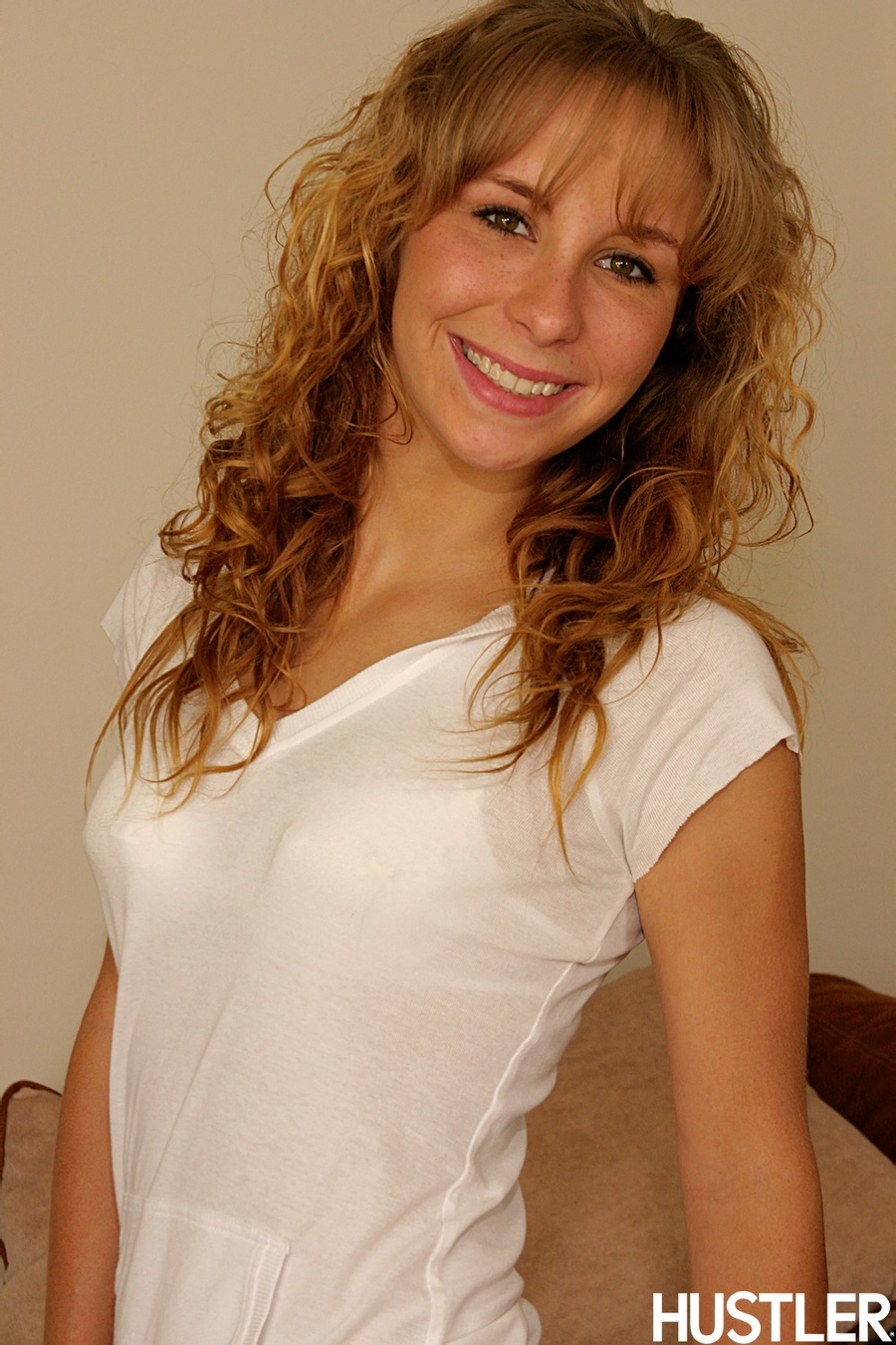 Horny dad seduces hot curly blonde teen to  - XXX Dessert - Picture 3