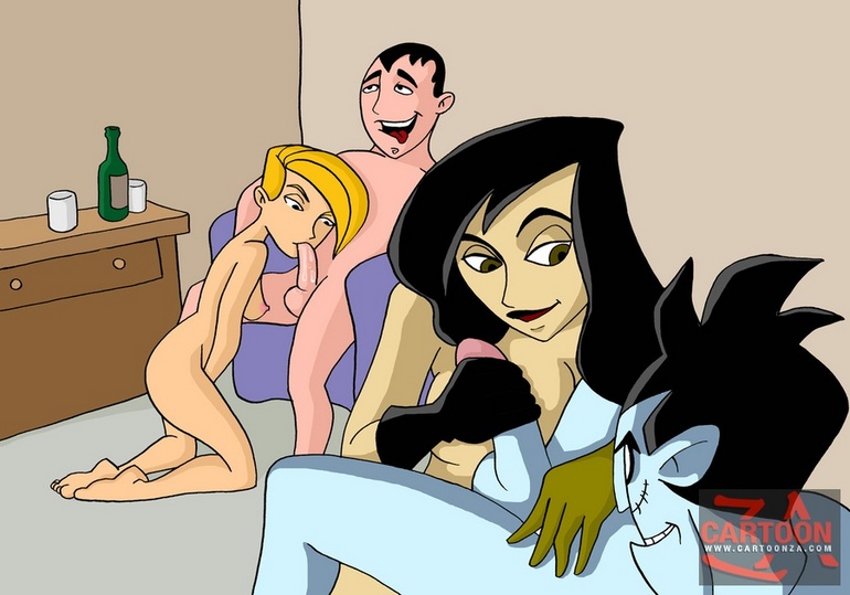 Horny dudes queuing to please dirty bitch Shego from - Picture 1