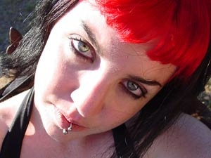 Nasty emo girl with a pierced lip takes her own picture on her mobile - XXXonXXX - Pic 3
