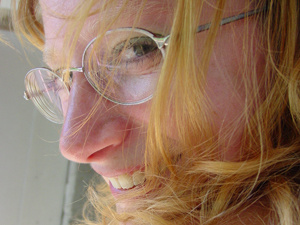Dirty ginger girl in glasses took her own picture on her mobile - Picture 2