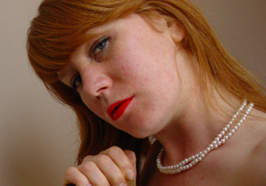 Nasty ginger bitch with beads and red lips took her picture on cam - Picture 4