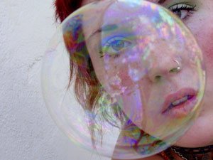 Very nice picture of a red girl with soap bubbles - Picture 5