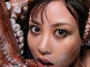 Very hot Asian girl shooting herself in the octopus's tentacles - Picture 6