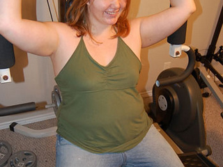 Chubby blonde mom demonstrating her naked body - Picture 3