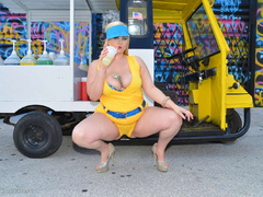 Blonde fatty in yellow suit enjoys fucking - Picture 4