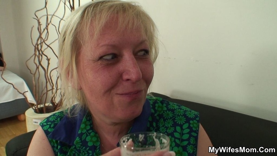 Blonde mature slut use the situation when h - XXX Dessert - Picture 5