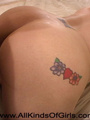 Tattooed fair-headed MILF gagging with a - Picture 4