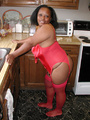 Ebony mama in red body and stockings - Picture 3