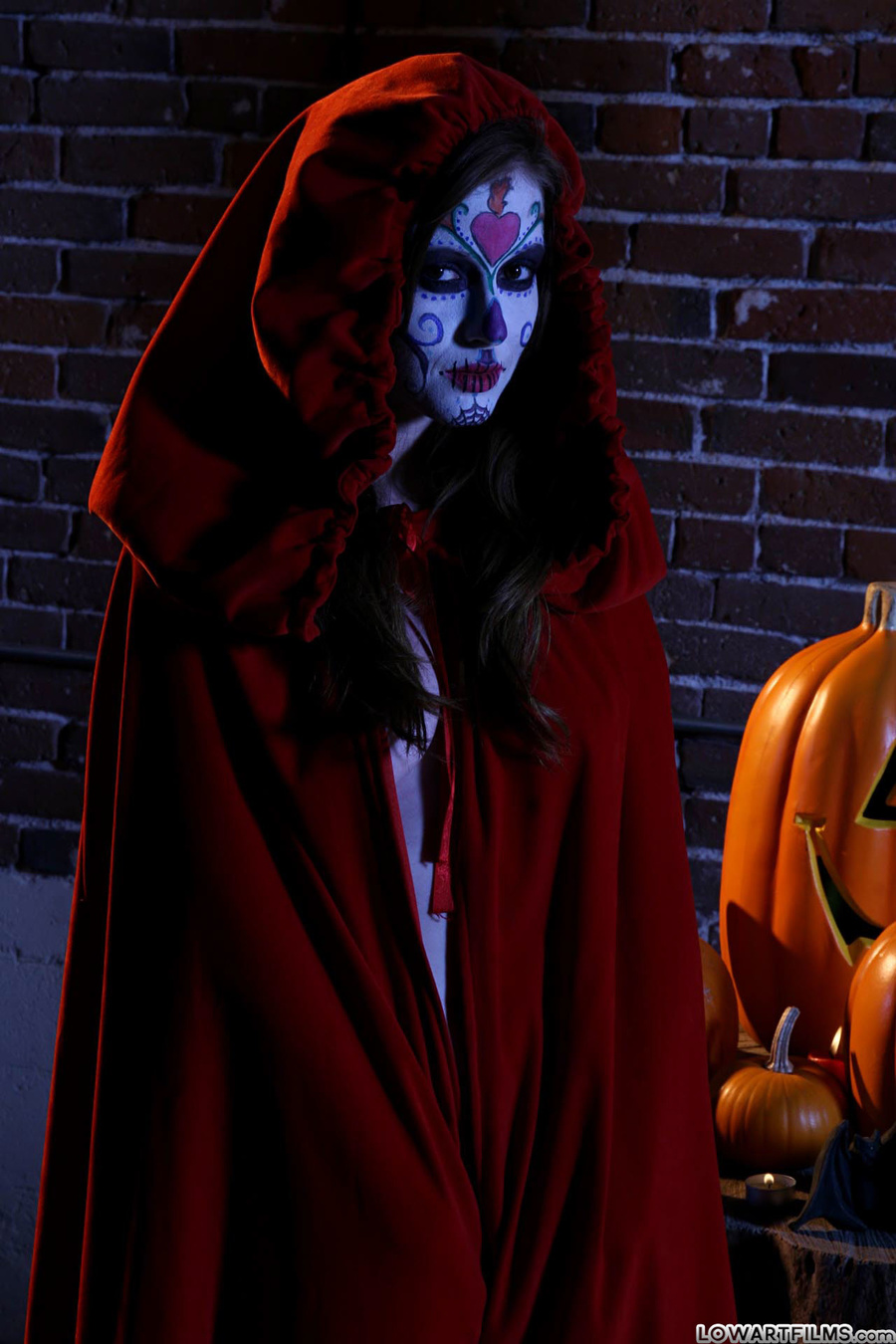 Hot emo slut disrobes and shows ass and boo - XXX Dessert - Picture 15