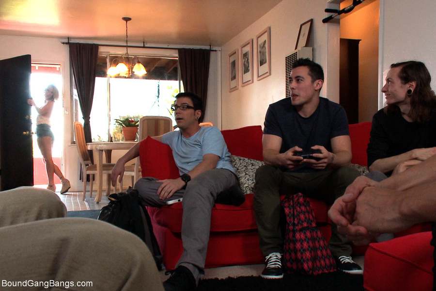 Blonde car-washer seized, gag-balled for ha - XXX Dessert - Picture 2