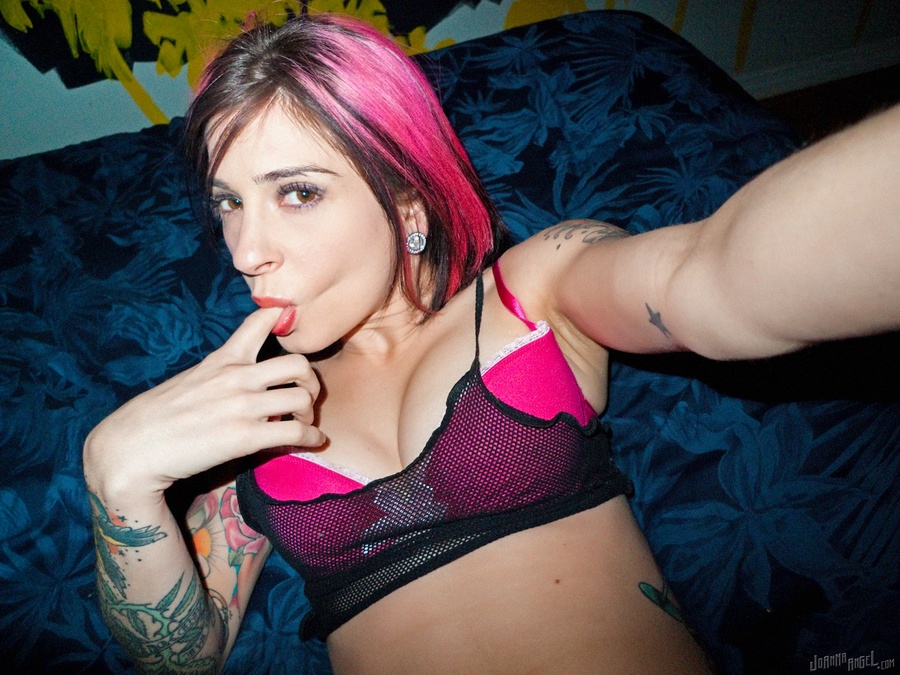 Colorful tattooed pretty chick takes off se - XXX Dessert - Picture 6