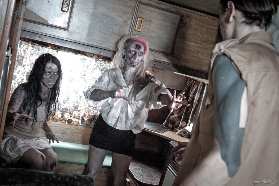 Even zombies need fun as costumed zombie gi - XXX Dessert - Picture 2