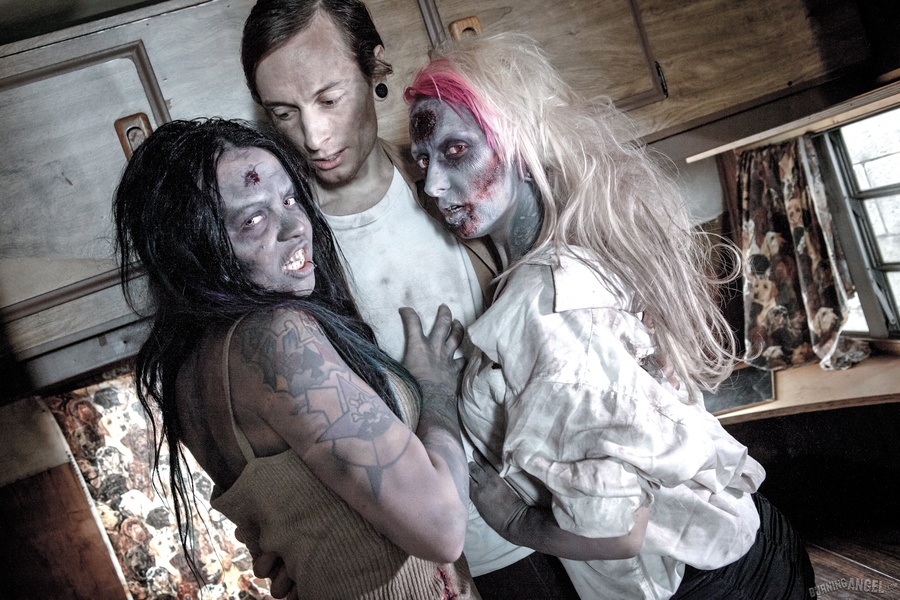 Even zombies need fun as costumed zombie gi - XXX Dessert - Picture 3