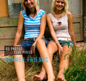 Exciting women with spectacular suckling pretty feet