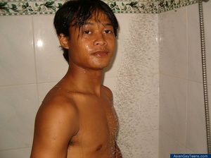 Asian having a bath gets horny and wanks off his cock to split on bed - XXXonXXX - Pic 1