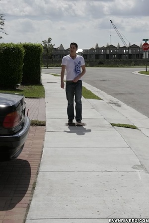 Evans sucks dick before taking up his bu - XXX Dessert - Picture 3