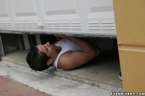 Evans sucks dick before taking up his bu - XXX Dessert - Picture 6