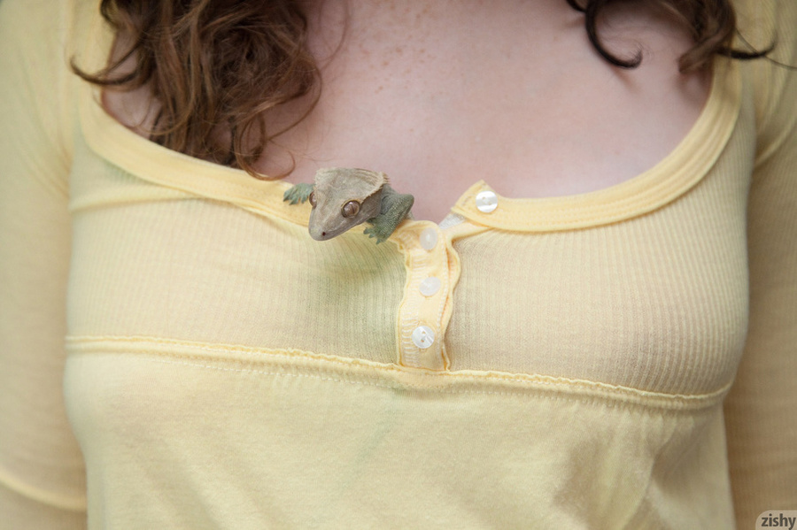 Ginger teen gal with freckles in a yellow b - XXX Dessert - Picture 2